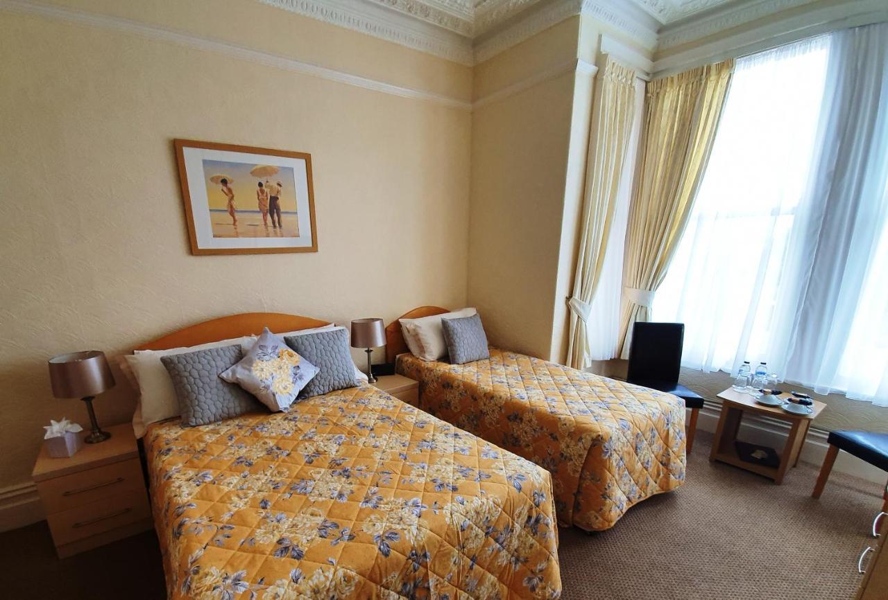 Cleve Court Hotel Paignton Oda fotoğraf