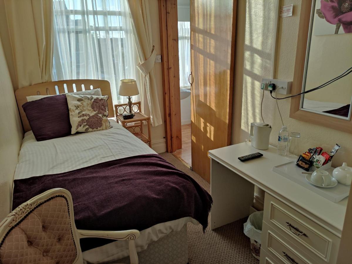 Cleve Court Hotel Paignton Oda fotoğraf